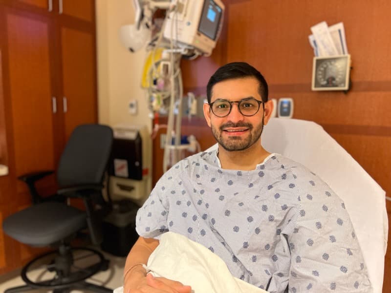 Este hispano de 37 años nunca imaginó que su intermitente malestar estomacal era un cáncer colorrectal: no es el único