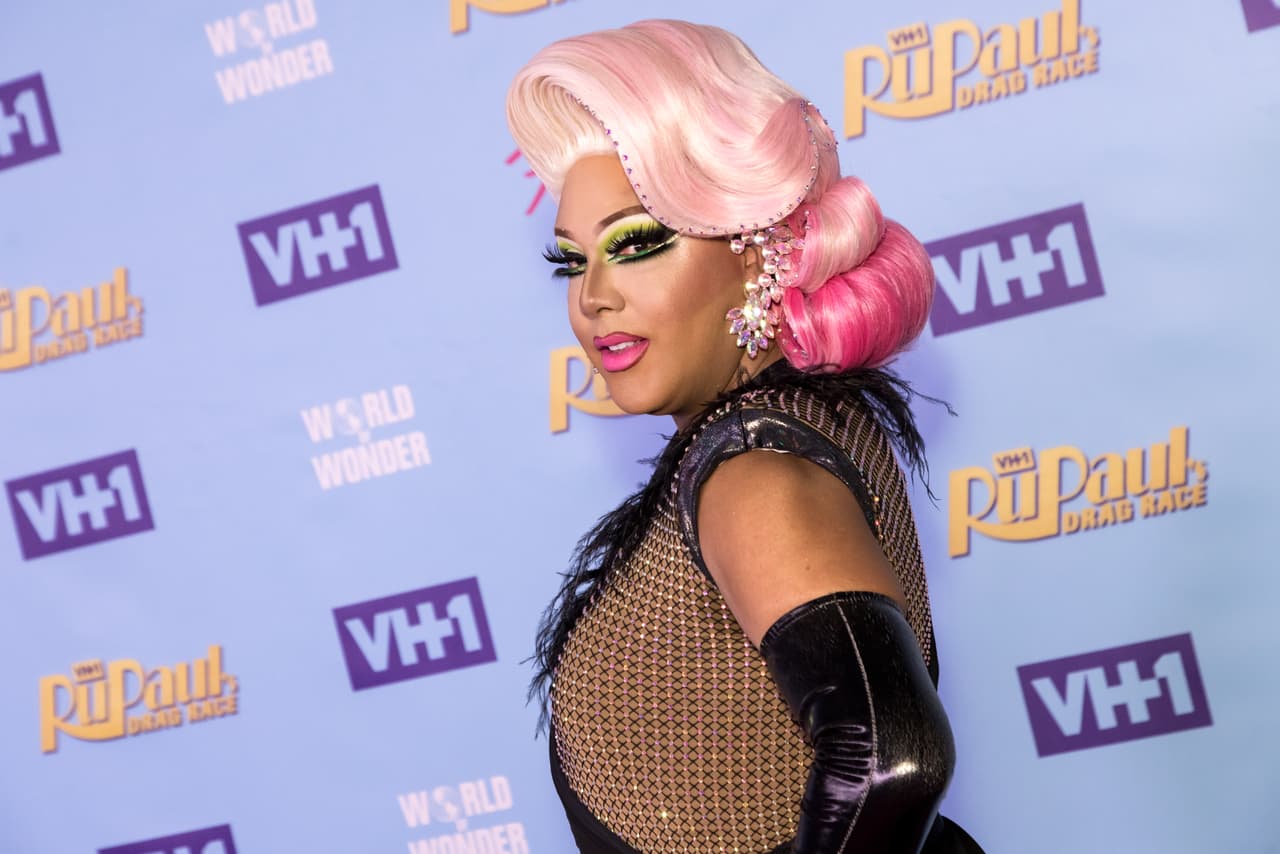 “Quieren que nos vean como delincuentes”: un artista drag latino habla sobre las leyes en contra de estos espectáculos en EEUU