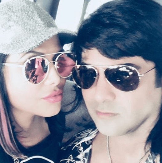 El humor es esencial para Albertano, por lo que Vanessa Bauche es la compañía ideal. En la nueva temporada de 'Nosotros los Guapos' podrás verlos juntos y descubrir si logran tener algo más que una bonita amistad.