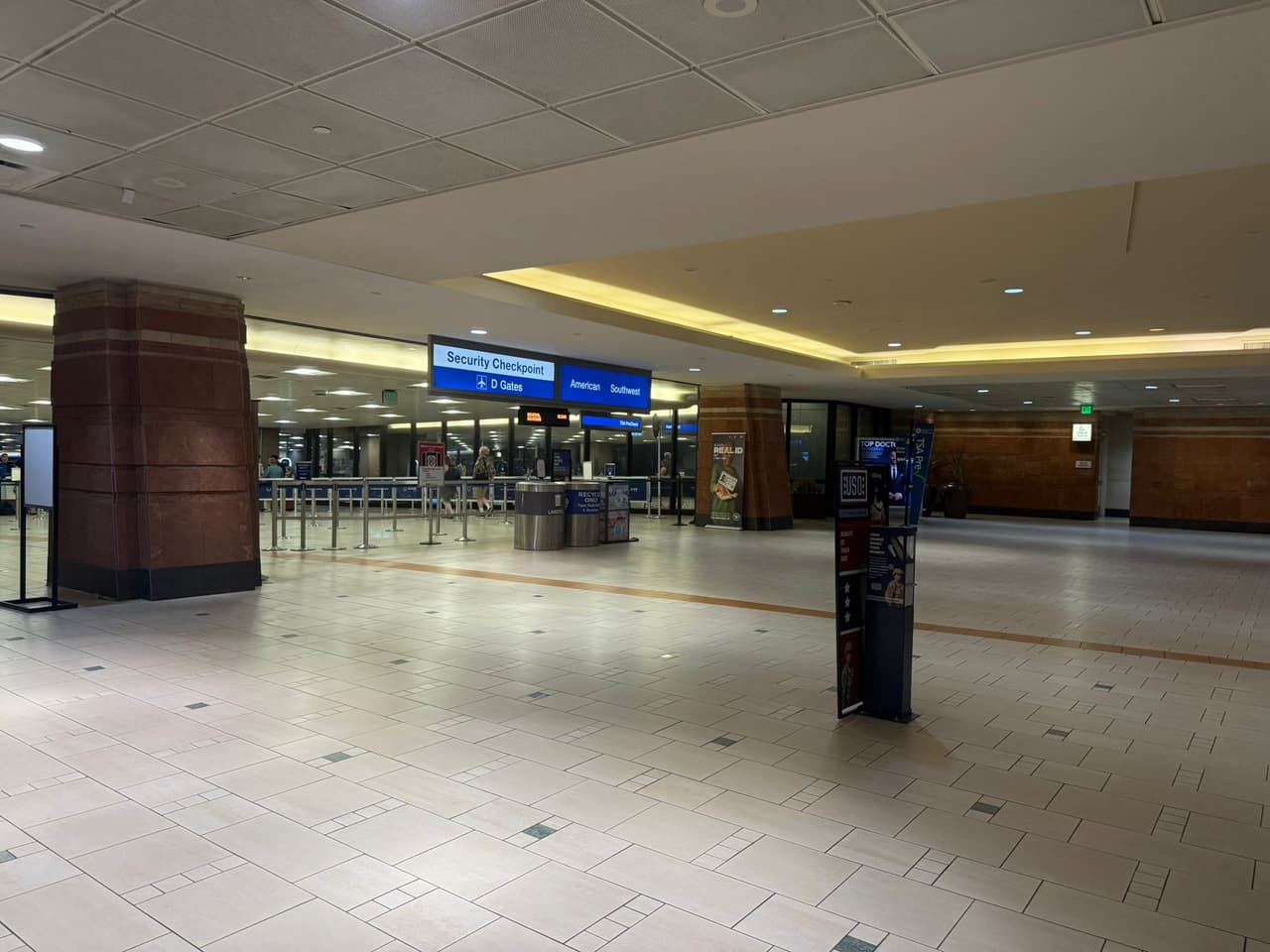 Una persona con sarampión viajó por el aeropuerto Phoenix Sky Harbor: Lo que debes saber