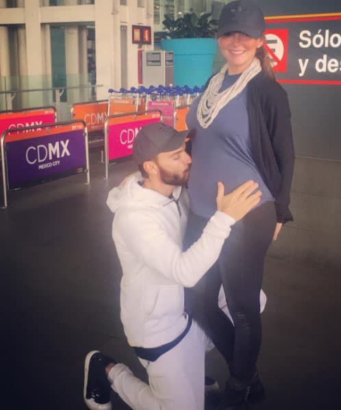 Hace algunos meses Julián tuvo que viajar a España para la filmación de una película, se despidió con un emotivo mensaje para Marjorie y su hijo: "Hoy me toca viajar a España es Por trabajo Lejos muy lejos de ustedes a un proyecto soñado #jesusdenazaret. Y también hoy la vida nos pone una prueba a ver de qué estamos hechos".