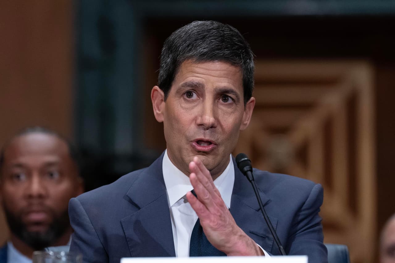 Senado de EEUU confirma a Kevin Warsh como miembro de la Fed