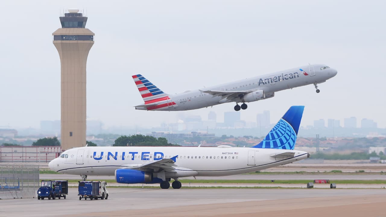 Misterio en Florida: Hallan muerta en una playa a una asistente de vuelo de American Airlines