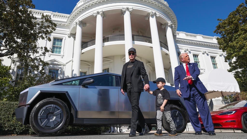 Las ganancias de Tesla se desploman un 71% y Elon Musk anuncia que dedicará menos tiempo al gobierno de Trump