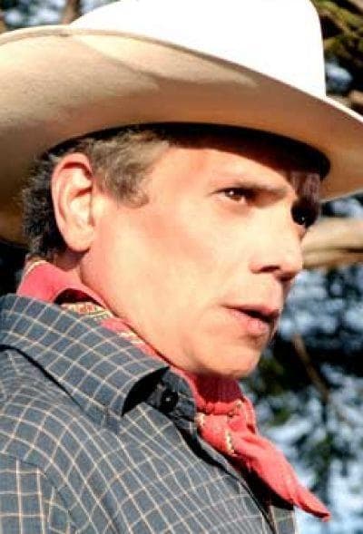 Al poco tiempo de comenzar la fiesta, Alatriste cambió de opinión y prefirió estar sola, por lo que le
<b>pidió a su novio que se deshiciera de los asistentes.</b>
<br>