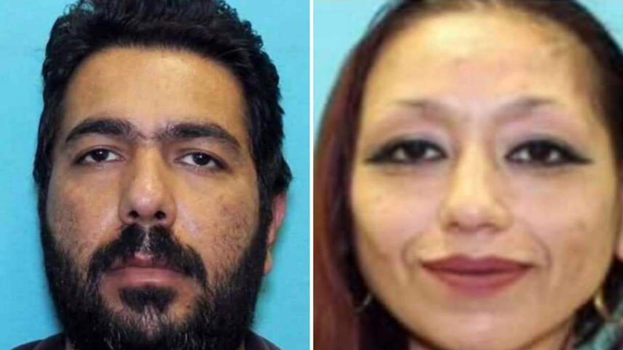 <b>Tan solo 72 horas después</b> de que
<a href="https://www.univision.com/local/dallas-kuvn/donde-esta-noel-emiten-alerta-amber-por-nino-hispano-desaparecido-en-texas-video" target="_blank">las autoridades emitieron la Alerta Amber</a>, la madre de Noel, Cindy Rodríguez, seis de sus hermanos y su padrastro, Arshdeep Singh,
<b>salieron de Estados Unidos <a href="https://www.univision.com/local/dallas-kuvn/alerta-amber-noel-rodriguez-madre-viajo-texas-estambul" target="_blank">rumbo a Estambul, Turquía</a></b>, en lo que fue solo una escala, según la policía de Everman
<b>el destino final de la familia fue <a>la India</a></b>
<a>, país natal de Singh</a>.