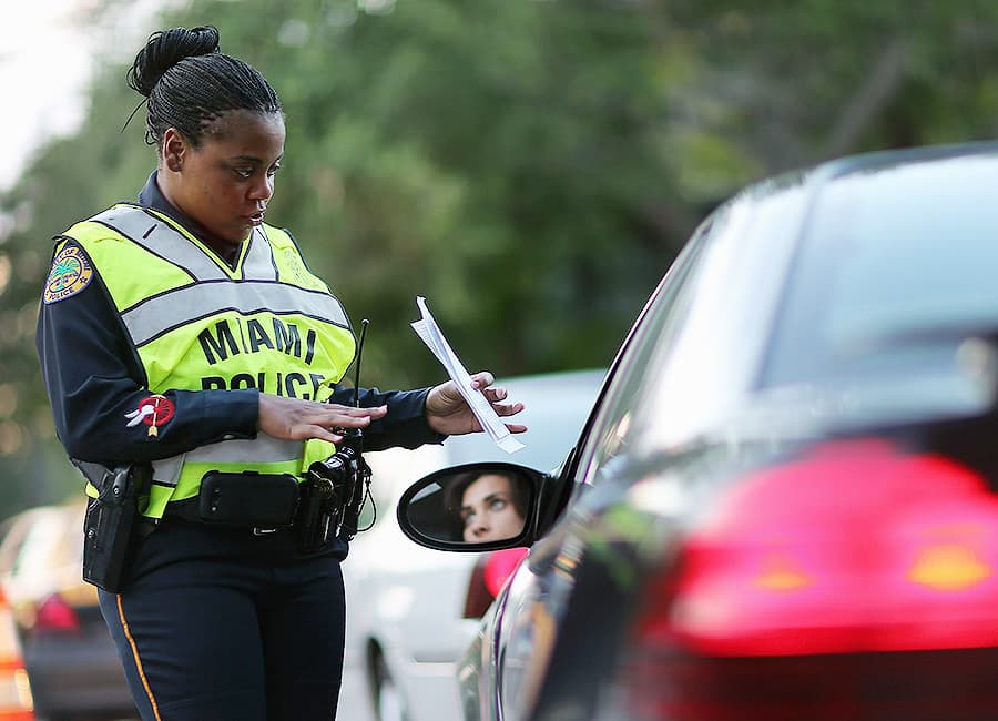 La nueva política migratoria de Trump obliga a todas las personas que viven en EEUU a llevar su documentación consigo