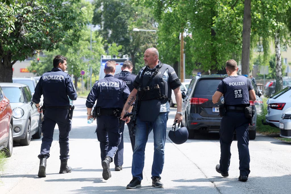 Ascienden a 10 los muertos en tiroteo en una escuela en Austria