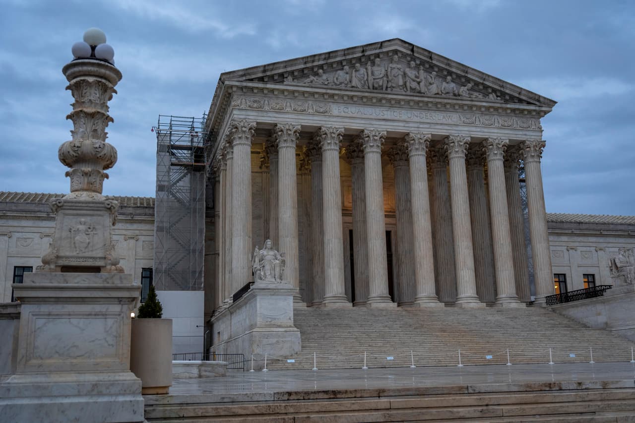 Corte Suprema debe decidir sobre la prohibición de los 'bump stocks' que convierten armas regulares en ametralladoras