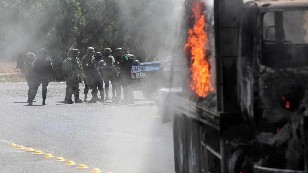 Los sicarios de ese grupo delictivo protagonizan enfrentamientos con pistoleros de varias organizaciones criminales en México, como el Cartel de Santa Rosa de Lima, dedicado al robo de combustible en Guanajuato.