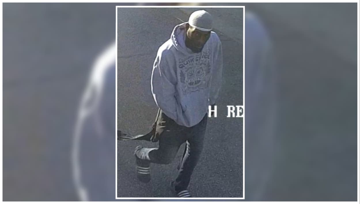 Bomberos buscan a sospechoso que provocó un incendio en bodegas de almacenamiento