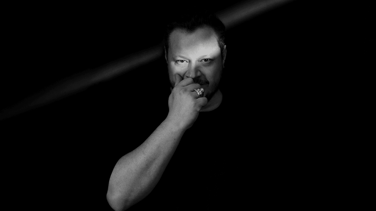 La nueva canción de Leonel García no es tan Normal