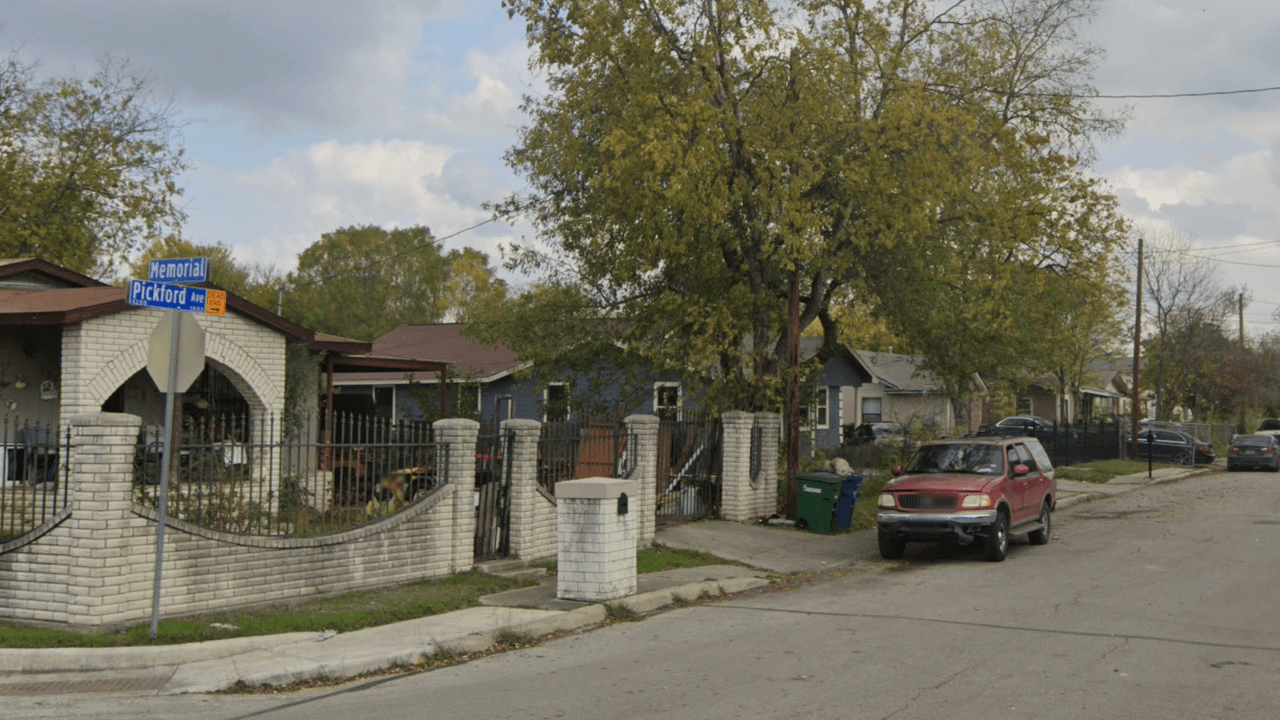 Detienen a jóvenes sospechosos en conexión con un asesinato de un hombre de 52 años