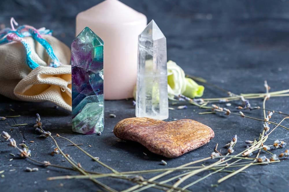 A continuación te compartimos los tipos de cuarzos que existen y para qué sirven según su color.
<br>