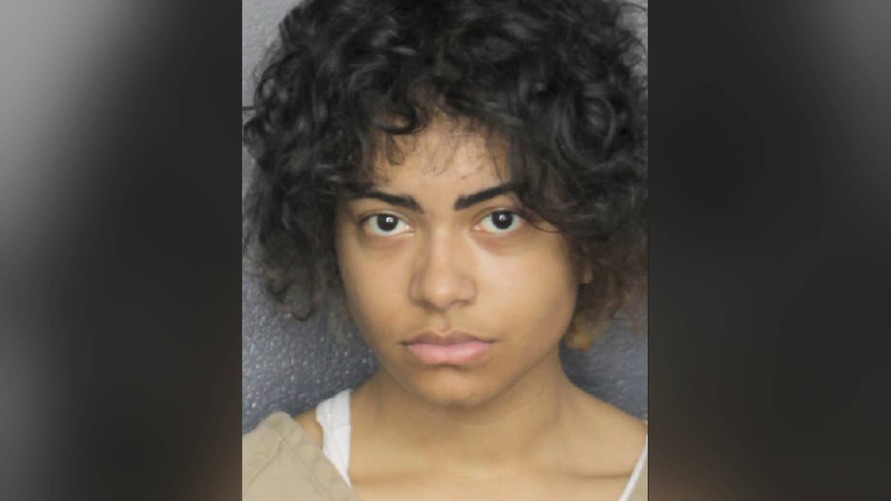 Mujer de Fort Lauderdale es acusada de enviar mensajes con contenido sexual a adolescente de 13 años