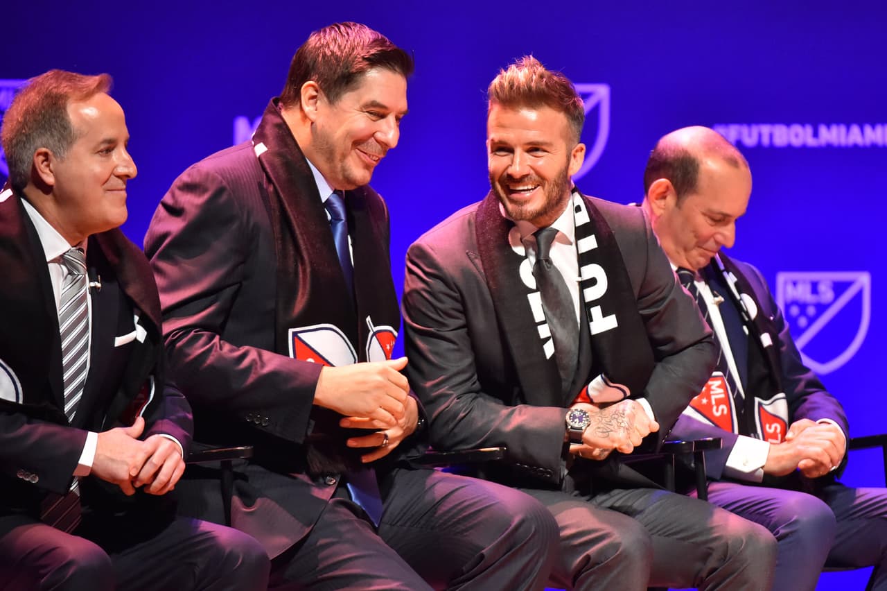 Los empresarios Jorge Mas Santos, Marcelo Claure, David Beckham y José Mas Santos en la conferencia donde oficializaron la franquicia de la MLS para Miami.