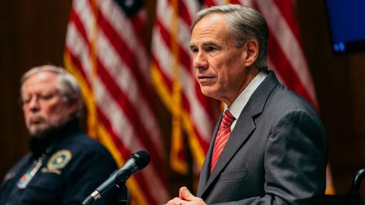 Abbott da más tiempo a Austin tras amenaza de retirar fondos por políticas relacionadas con ICE