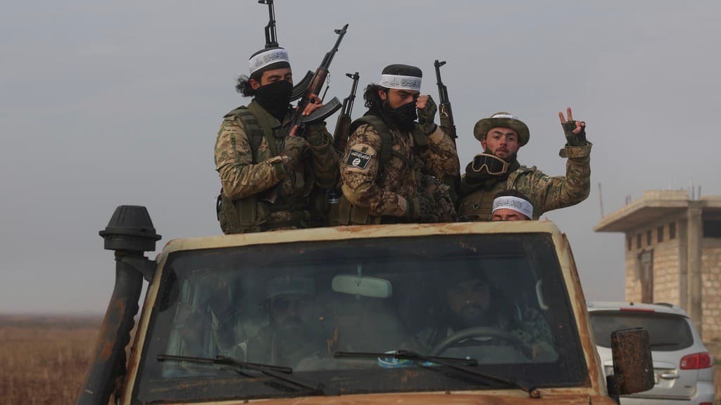 Ofensiva sorpresa: insurgentes irrumpen en la ciudad más grande de Siria por primera vez desde 2016