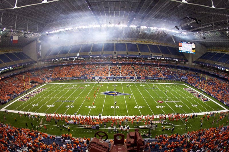Muere militar durante una ceremonia previa al partido de UTSA en el Alamodome