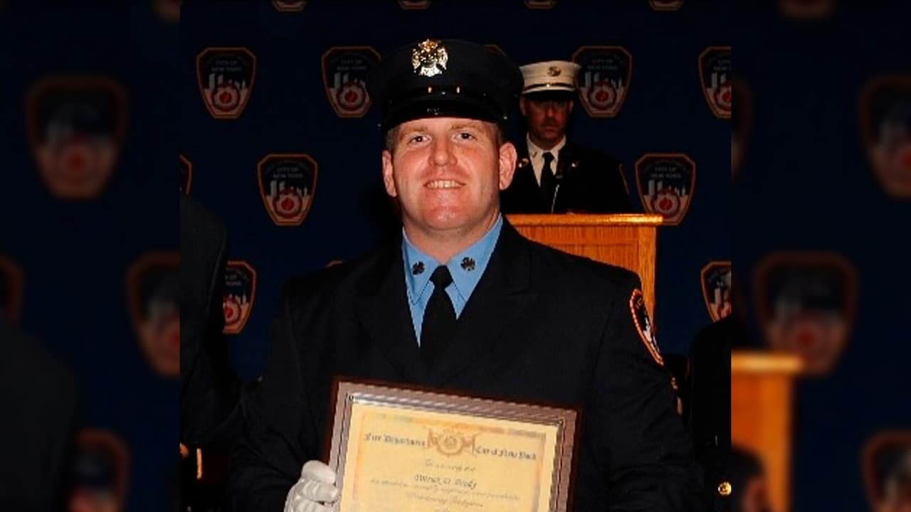 Muere veterano bombero del FDNY mientras combatía un incendio en Brooklyn