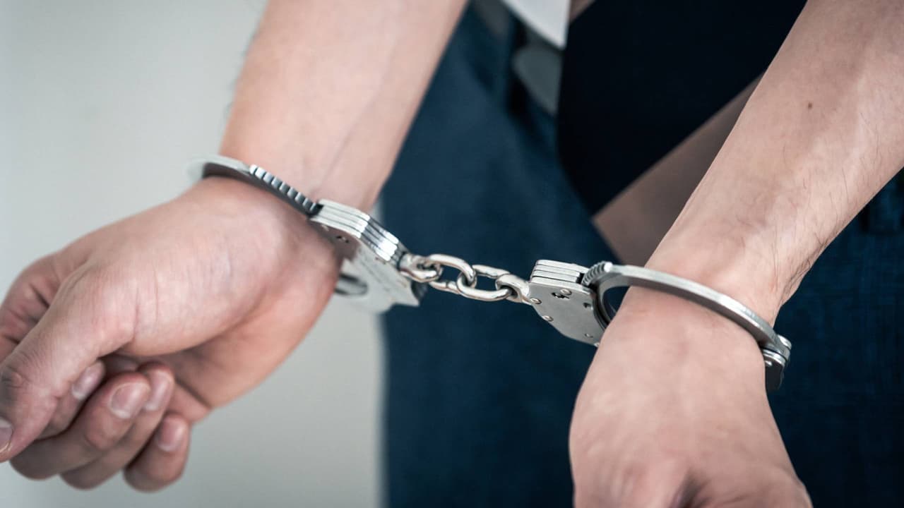 Acusan de abuso sexual infantil a Dallen Benjamin Platt, empleado de una primaria en Garfield