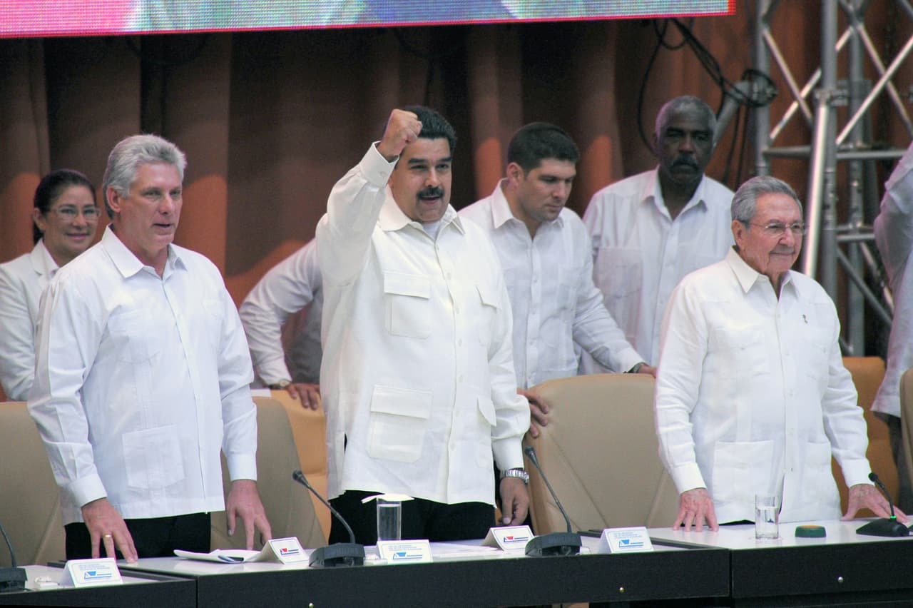 Díaz-Canel with Raul Castro and Venezuelan President Nicolás Maduro during the XV Political Council of the Bolivarian Alliance for the Peoples of America in Havana in 2017.