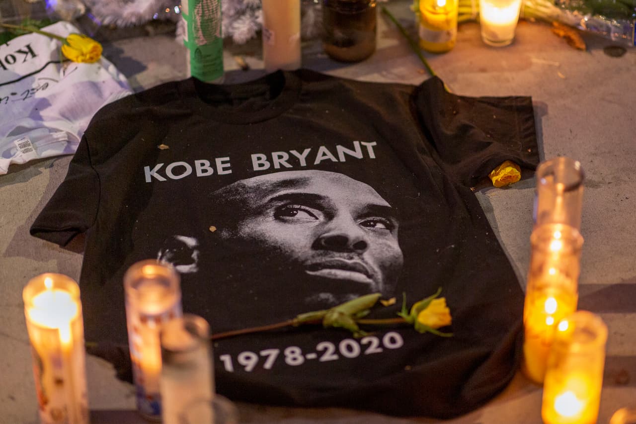 Estatua en honor a Kobe Bryant y su hija se desvelará en un año