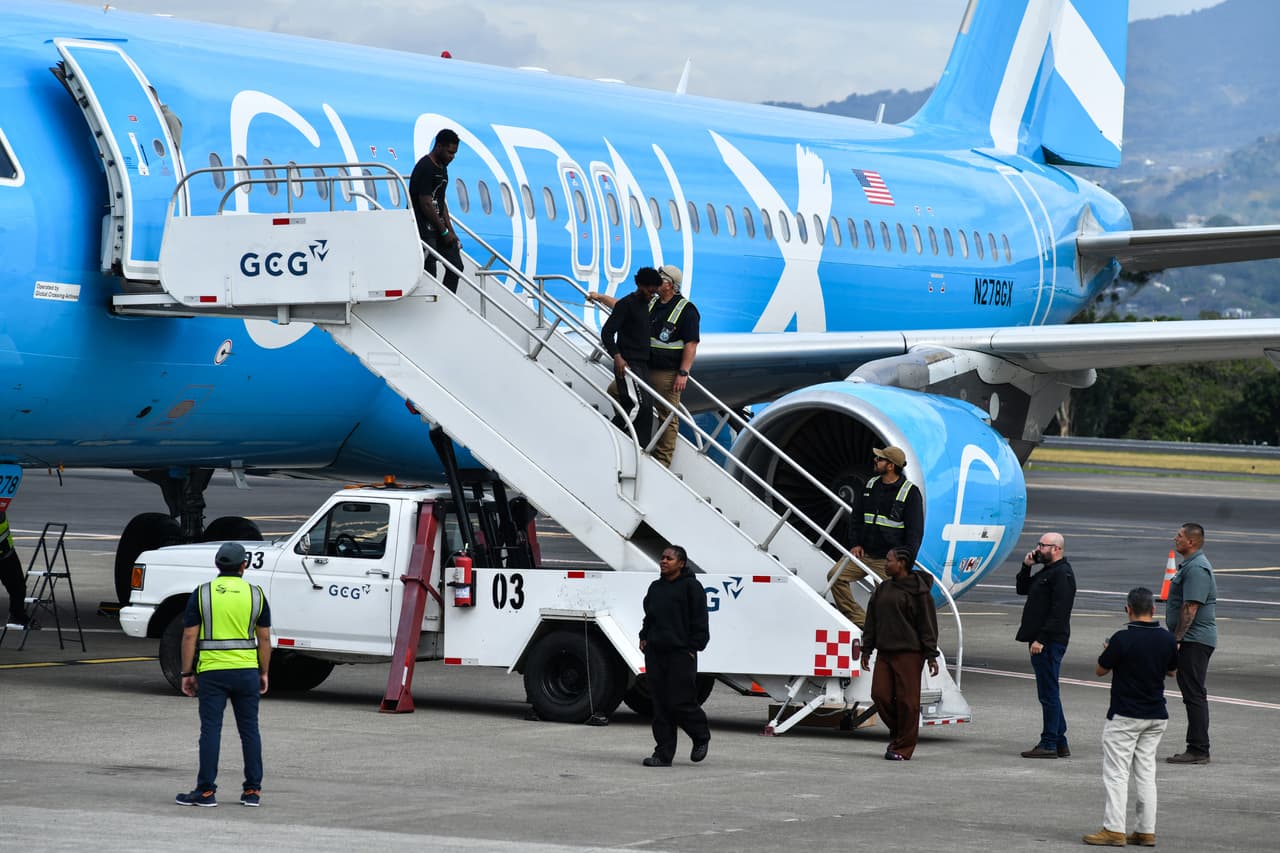 EEUU deporta a Costa Rica a los primeros 25 extranjeros tras acuerdo migratorio