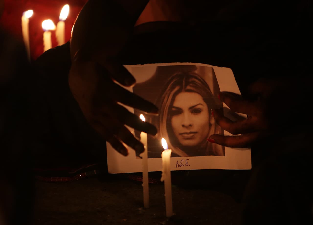 En Norteamérica hubo 165 asesinatos de personas transgénero (5 en Canadá y el resto en EEUU), 117 en Europa, 13 en África, 208 en Asia y 6 en Oceanía según el
<a href="http://transrespect.org/wp-content/uploads/2017/03/TvT_TMM_TDoV2017_PR_EN.pdf">reporte</a>, pero se sabe que hay muchos más. Los países con mayor número de casos son aquellos donde existen grupos de activistas que se encargan de llevar estos registros. Esto hace pensar
<b>que la cifra de casos sin reportar es mucho más alta, sólo que no salen a la luz.</b>