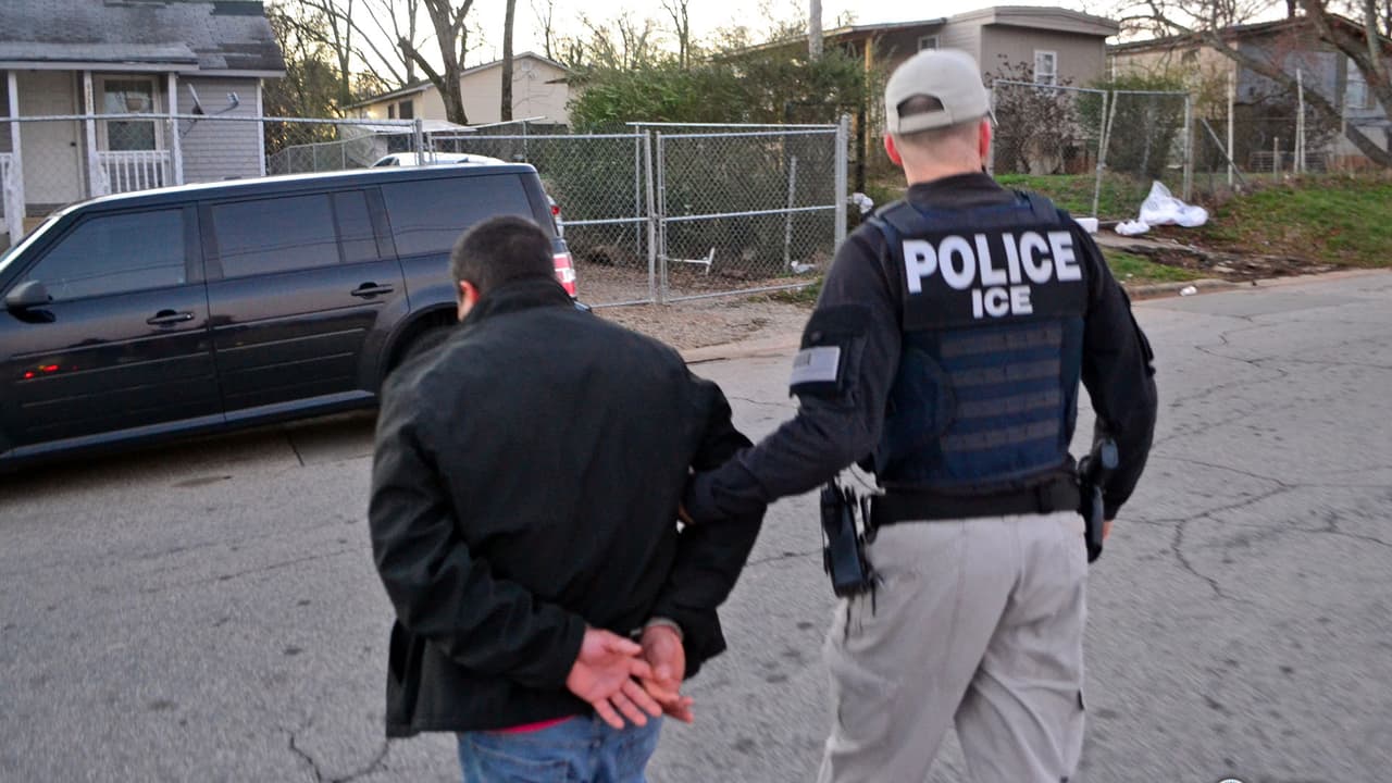 Estas son las estadísticas de deportaciones mediante el 287(g) según cada año fiscal en el condado de
<b>Hall</b>: 185 en 2018, 142 en 2017, 45 en 2016, 73 en 2015 y 163 en 2014.