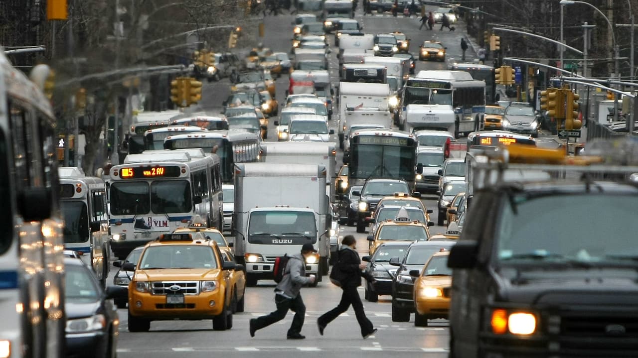 Circular por calles de Manhattan costará 15 dólares según propuesta de la MTA