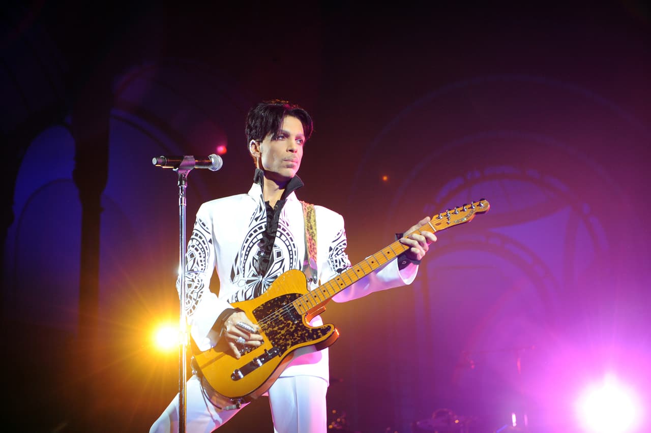 Prince to receive tribute at the 2017 Grammys