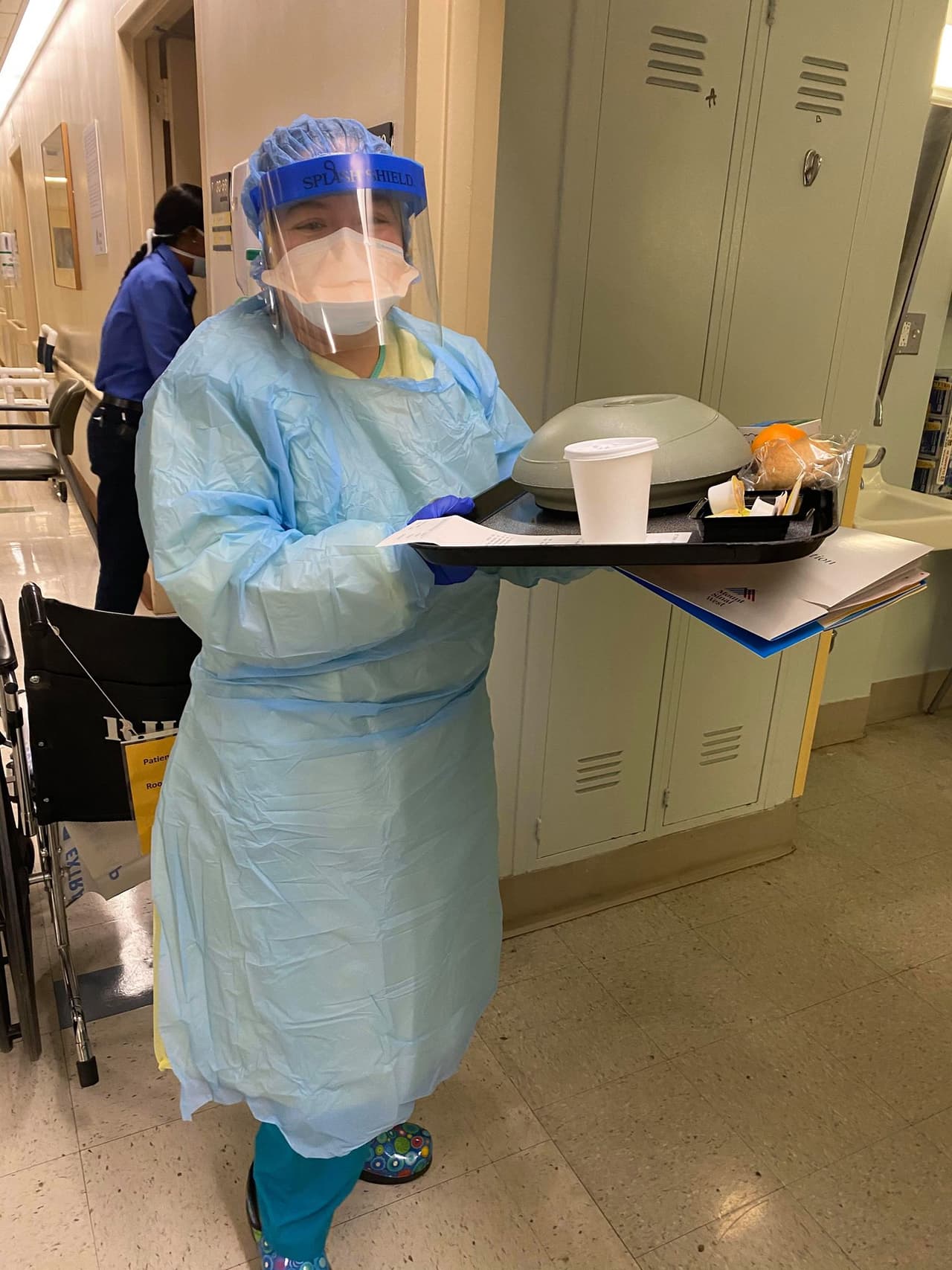 Esta hispana trabajaba con el enfermero que murió por coronavirus: "Nunca imaginé arriesgar mi vida para salvar otras"