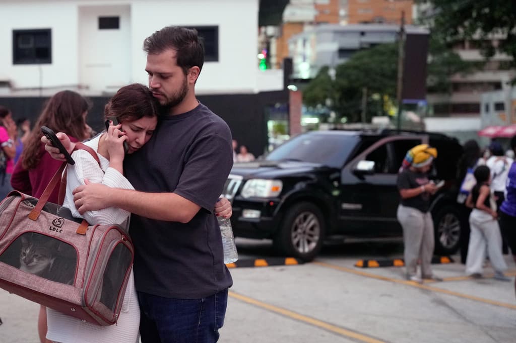 Páginas web y mensajes de texto: las únicas armas de los venezolanos en el exterior para saber si sus familias están a salvo