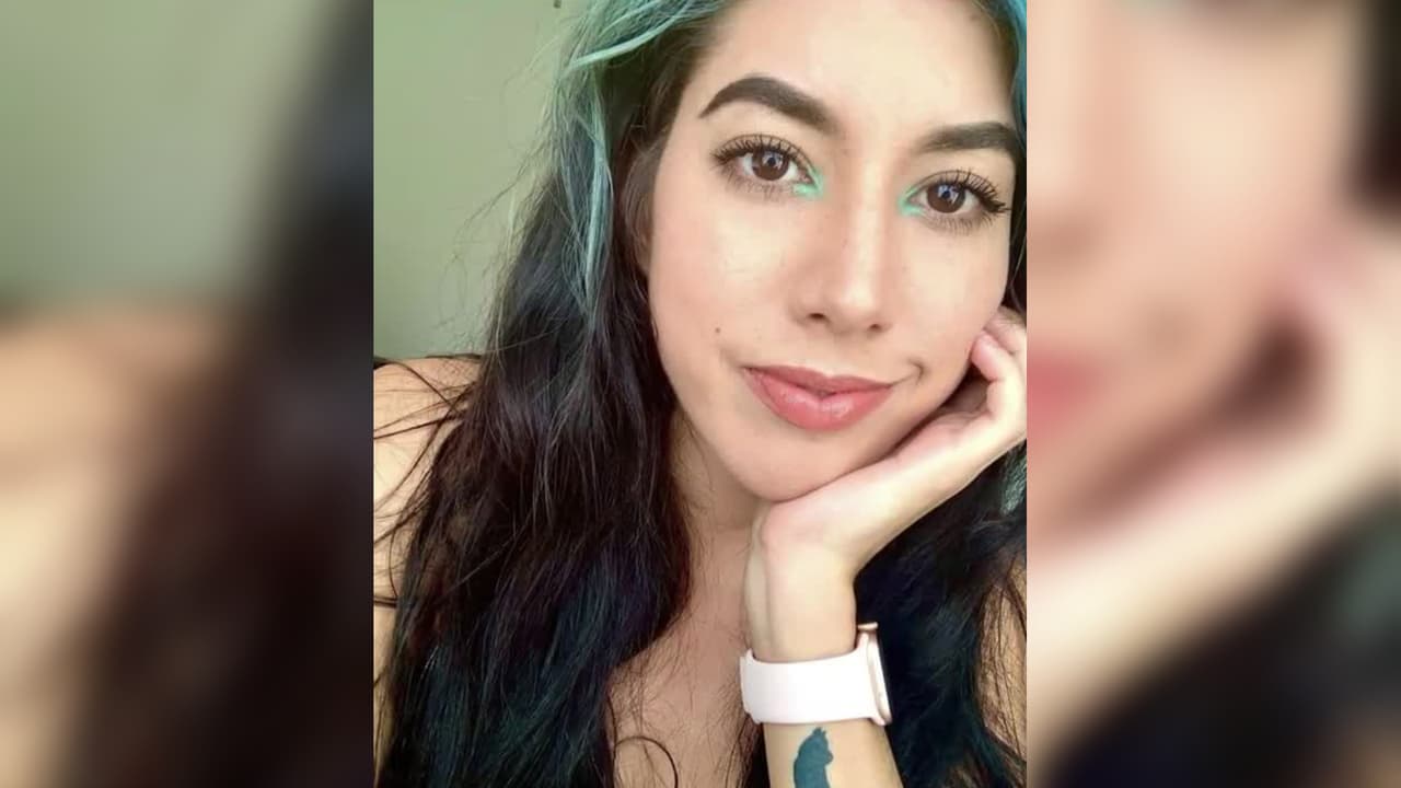 <b>OCTUBRE 2023</b>
<br>
<br>A
<b><a href="https://www.univision.com/local/houston-kxln/regulo-carrasco-courtney-grantom-deborah-grantom-asesinadas-noroeste-houston" target="_blank">Courtney Grantom,</a></b> de 28 años, sus familiares y amigos la recuerdan como una persona muy cálida y acogedora que podía iluminar cualquier cuarto en el que entrara.
<br>
<br>Ella murió baleada el 1 de octubre afuera de una residencia en la comunidad de Cypressbrook, al noroeste de Houston, mientras su padre la abrazaba en medio de un pleito con su expareja, Devin Grantom.
<br>
<br>Devin, también de 28 años, fue acusado del asesinato.
<br>