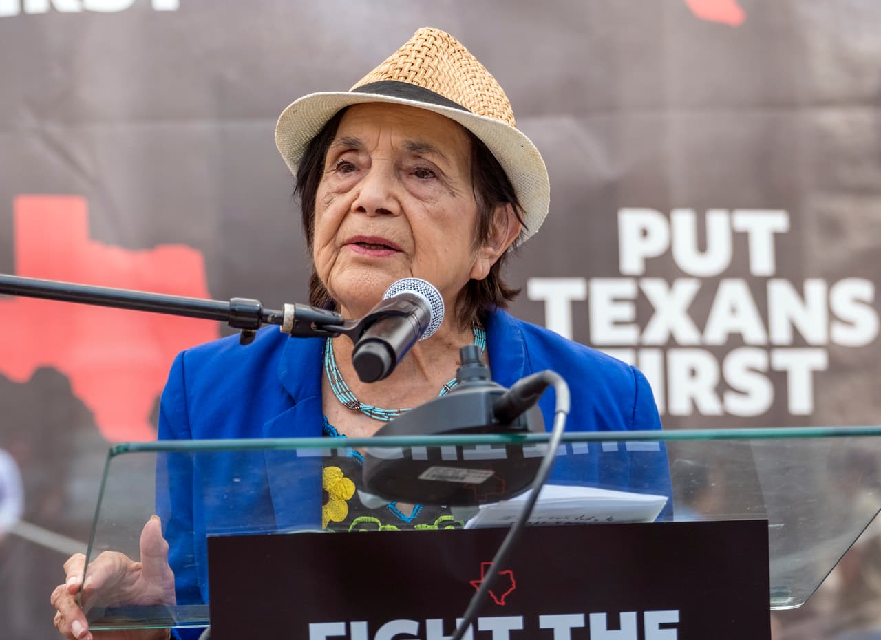 ¿Quién es Dolores Huerta, la mujer que acusa al activista César Chávez?