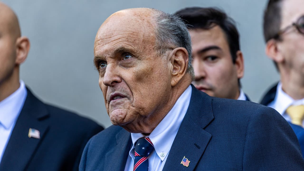 Rudy Giuliani sale del hospital tras accidente; será reconocido con Medalla de la Libertad