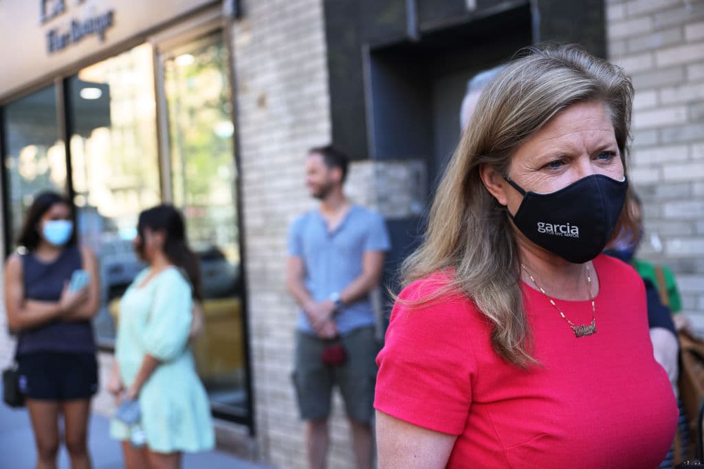 Quién es Kathryn García, la demócrata que quiere ser la primera mujer en lograr "el segundo trabajo más duro" de EEUU