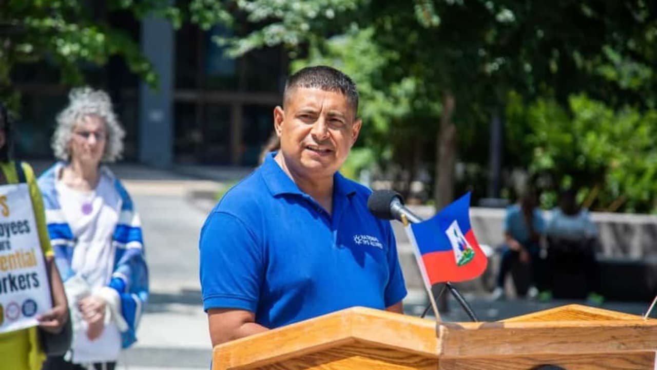 "Sueño con poder estar aquí cuando mi hijo se gradúe": un salvadoreño que emplea a 40 familias vive en incertidumbre ante el fin del TPS