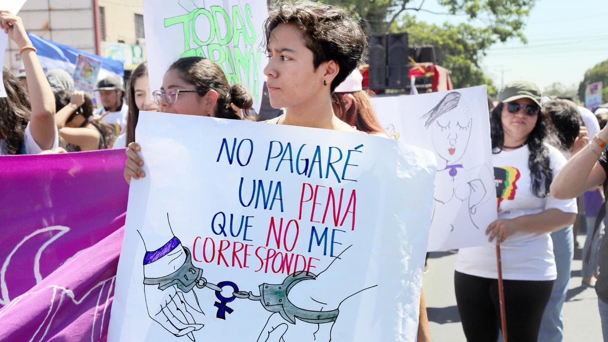 The total criminalization of abortion without exceptions was imposed two decades ago in El Salvador, which also imposes prison sentences on those who have presented spontaneous losses or obstetric complications.