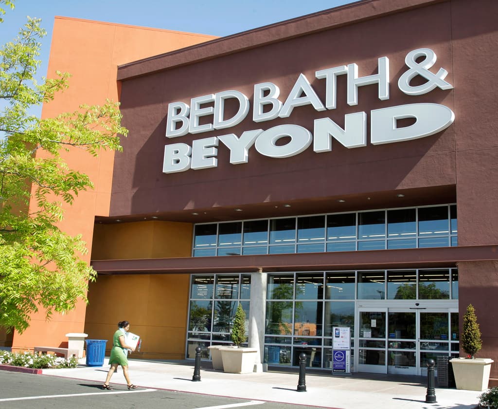 La cadena Bed Bath and Beyond se declara en bancarrota: ¿qué pasará con sus cientos de tiendas por todo EEUU?