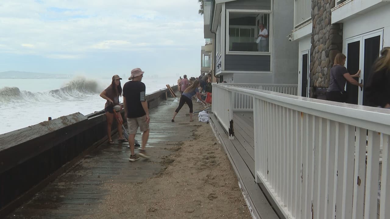 El acceso al estacionamiento de Junipero Beach y a algunas vías hacia la península de Long Beach fue cerrado debido a las condiciones peligrosas. El acceso quedó restringido, con algunas excepciones para los residentes de la zona.
<br>