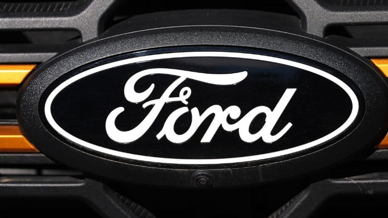 Ford llama a revisión a más de medio millón de camionetas Bronco debido al riesgo de incendio del motor