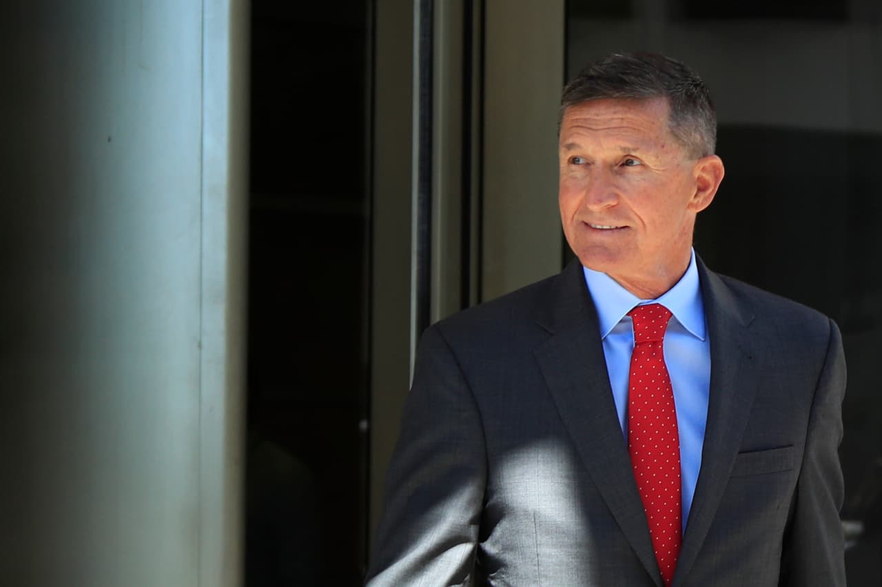 Un tribunal ordena desechar el caso contra Michael Flynn, el exasesor de Trump que reconoció haber mentido al FBI