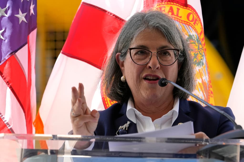 La alcaldesa de Miami-Dade, Daniella Levine Cava.