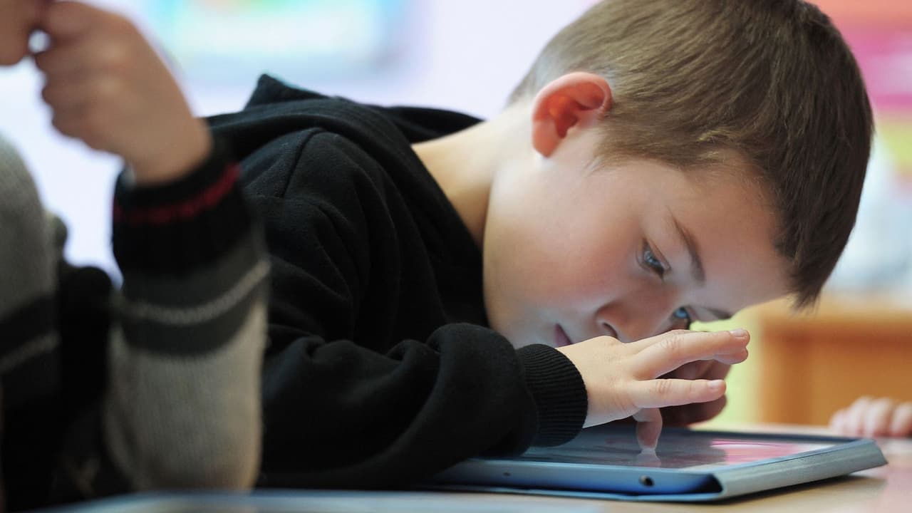 Texas prohíbe el uso de dispositivos en escuelas para mejorar la concentración estudiantil