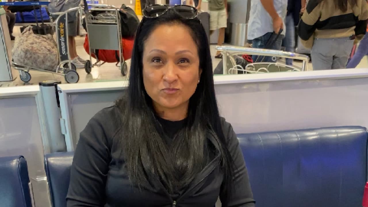 <b>SEPTIEMBRE 2023</b>
<br>
<br>A
<b><a href="https://www.univision.com/local/houston-kxln/ever-navarrete-tiroteo-asesinato-esposa-12257-west-village" target="_blank">Karly Kimberly Navarrete,</a></b> de 48 años, sus hijos la recuerdan como una mujer amorosa, trabajadora y entregada a su familia.
<br>
<br>Ella murió en la madrugada del 30 de septiembre luego de recibir 10 disparos afuera de una vivienda a donde se estaba mudando durante el proceso de divorcio, tras estar casada por 30 años.
<br>
<br>Su esposo, Ever Navarrete, de 55 años, fue acusado del asesinato y escapó a El Salvador, su país natal. Sin embargo, fue capturado y está en trámites para ser extraditado a Houston y hacer frente a su juicio.