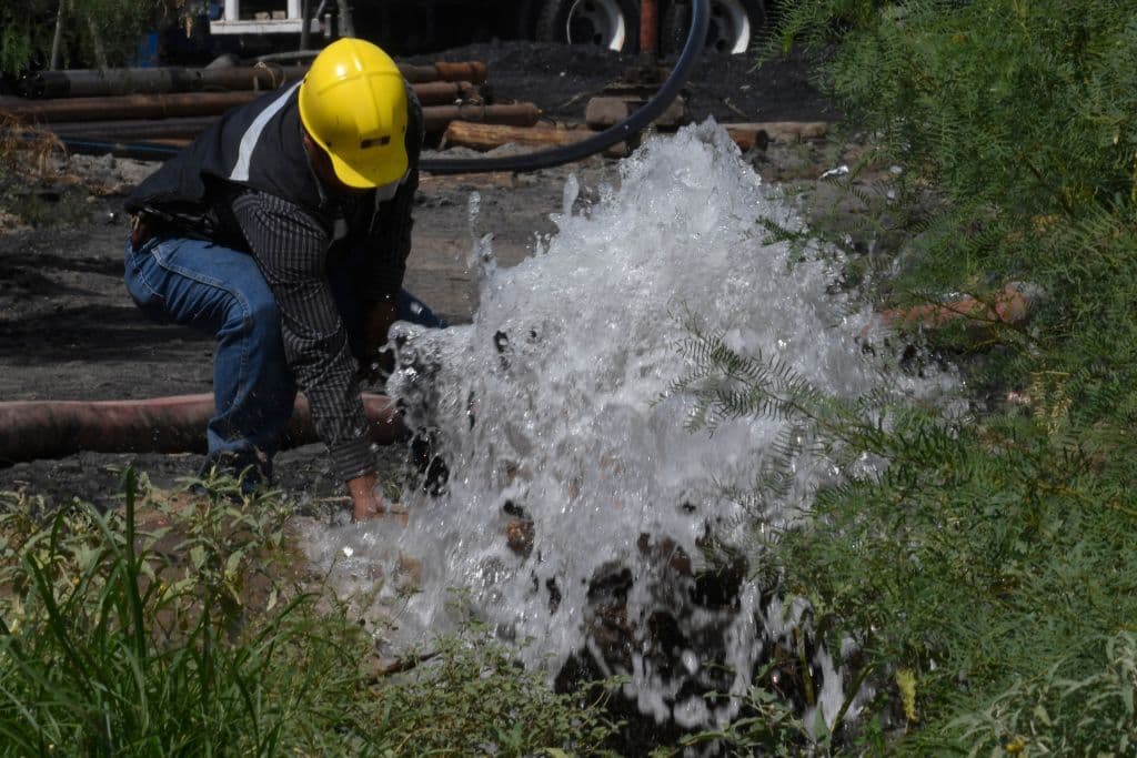 Filtración de agua provoca cambio de estrategia en el rescate de mineros en México