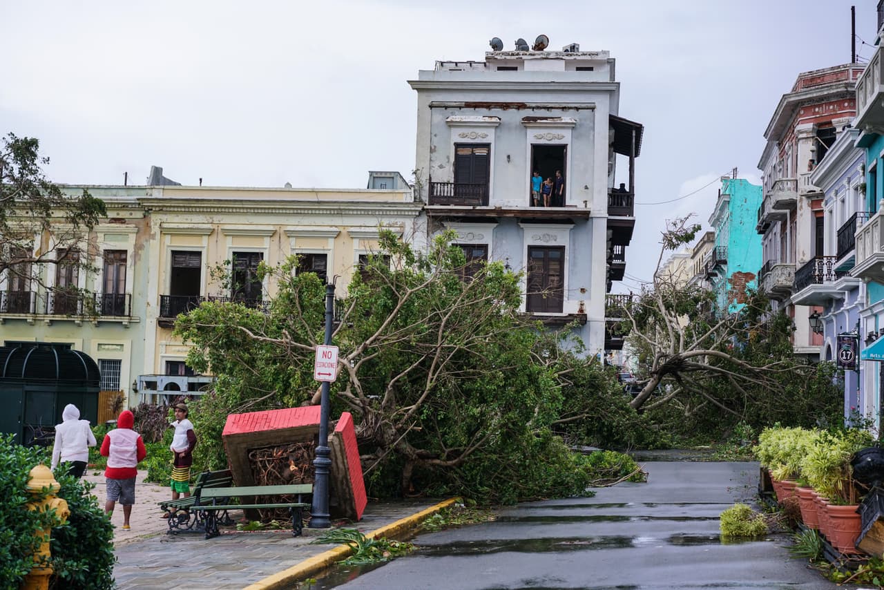Plaza Colón, in the capital of the island, suffered fallen trees.