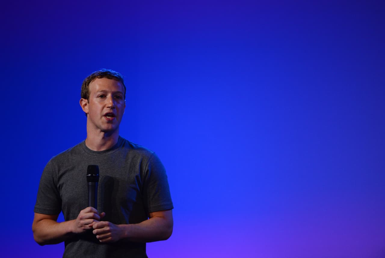Mark Zuckerberg dice que no planea postularse a presidente entre sospechas de que quiere ser político